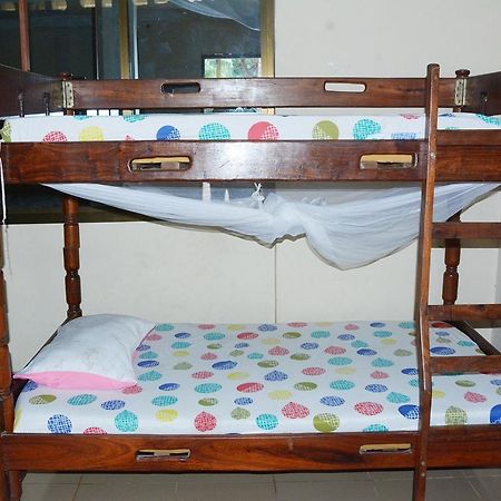 Jj & Je Family House Hostel Dar es Salaam Ngoại thất bức ảnh